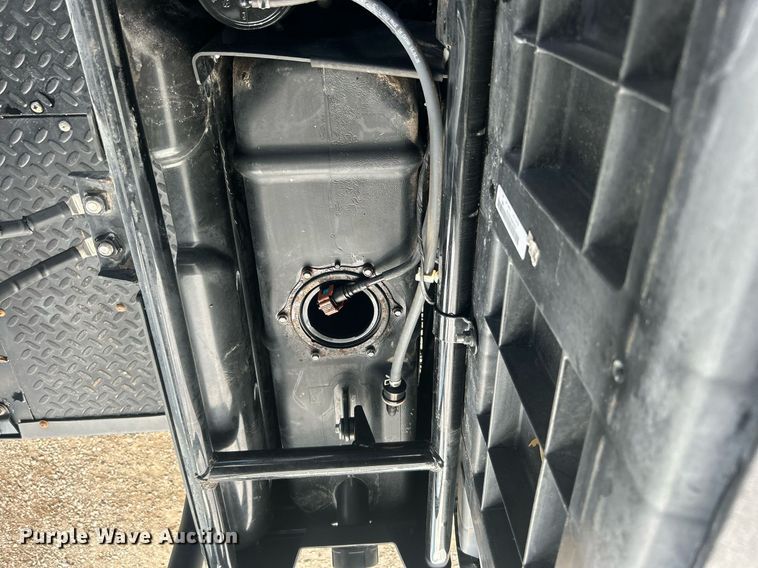 image for item EG1005 2017 Kawasaki  Mule 4010 utility vehicle