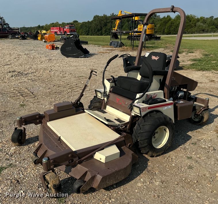 image for item EH7001 2002 Grasshopper 928D ZTR lawn mower