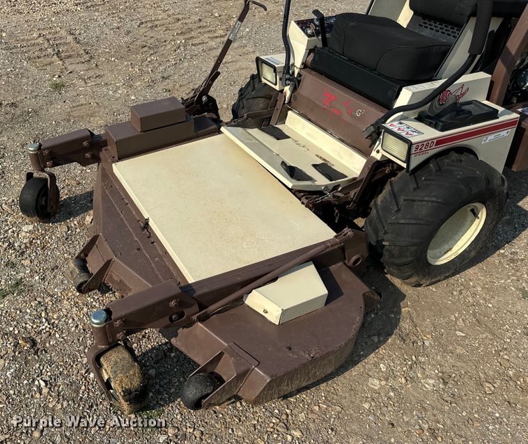 image for item EH7001 2002 Grasshopper 928D ZTR lawn mower