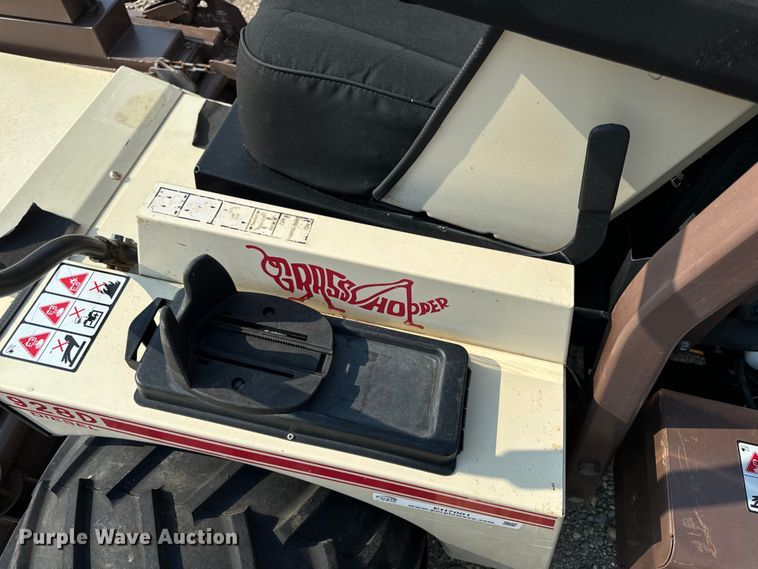 image for item EH7001 2002 Grasshopper 928D ZTR lawn mower