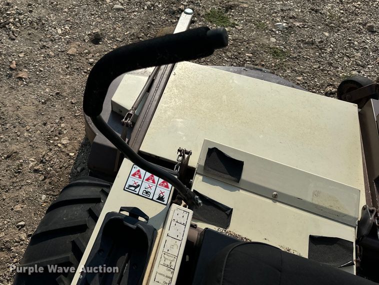 image for item EH7001 2002 Grasshopper 928D ZTR lawn mower