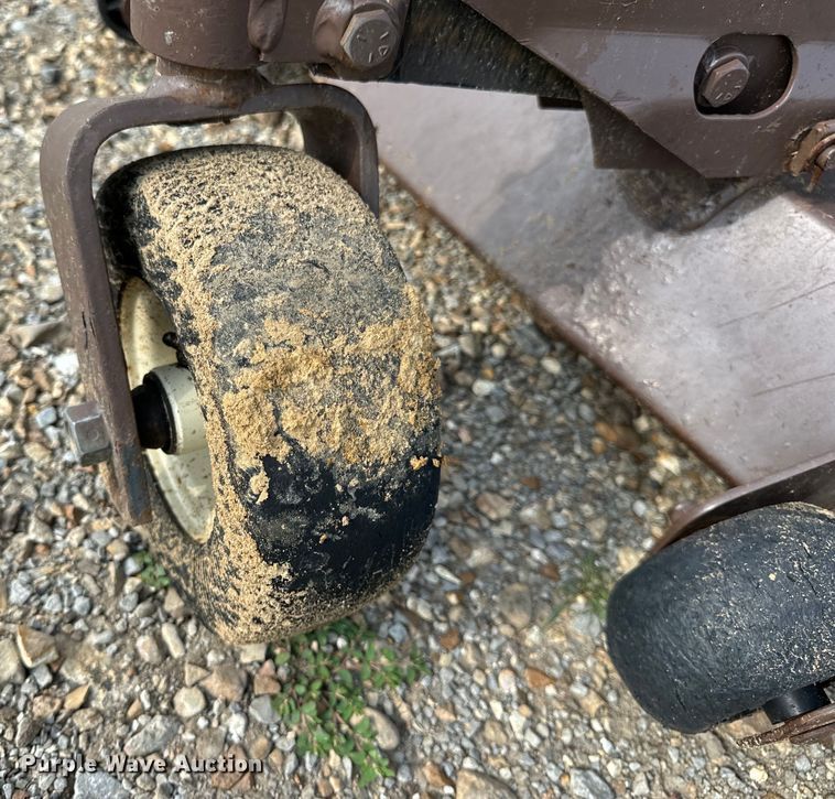 image for item EH7001 2002 Grasshopper 928D ZTR lawn mower