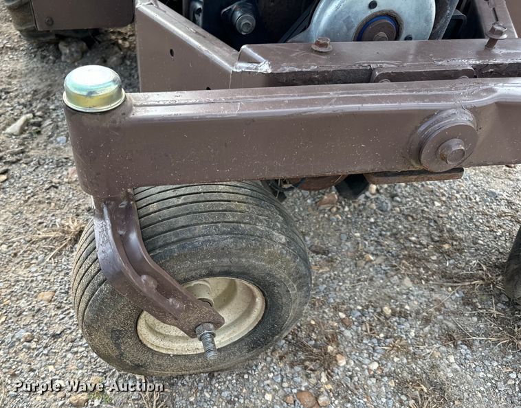 image for item EH7001 2002 Grasshopper 928D ZTR lawn mower