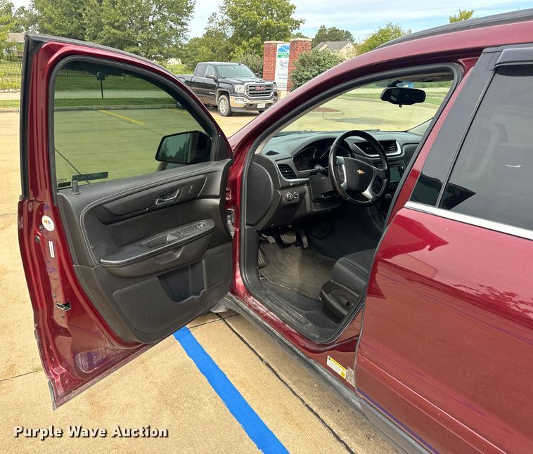image for item EH7003 2017 Chevrolet Traverse LT SUV