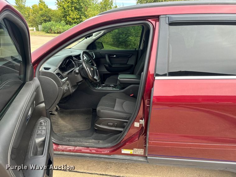 image for item EH7003 2017 Chevrolet Traverse LT SUV