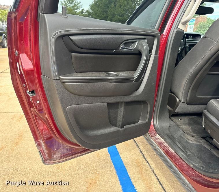 image for item EH7003 2017 Chevrolet Traverse LT SUV