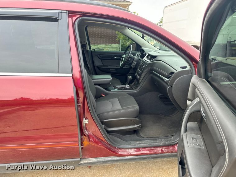 image for item EH7003 2017 Chevrolet Traverse LT SUV