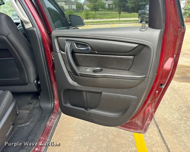 image for item EH7003 2017 Chevrolet Traverse LT SUV