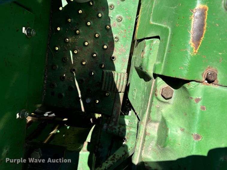 image for item EI4040 1990 John Deere 2155 Tractor