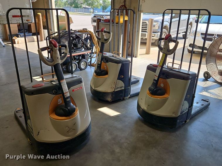 image for item EI8265 (3) Crown WP3035-45 pallet jacks