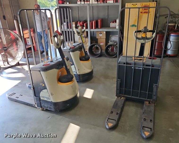 image for item EI8265 (3) Crown WP3035-45 pallet jacks