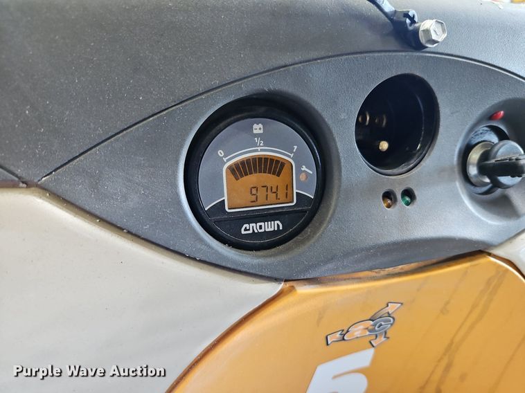 image for item EI8265 (3) Crown WP3035-45 pallet jacks