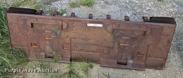 image for item EI8272 Skid steer bucket