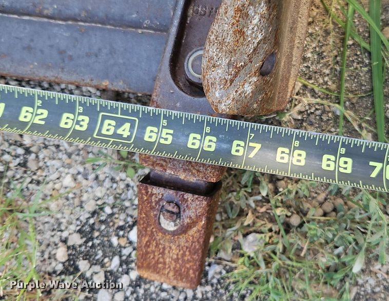 image for item EI8272 Skid steer bucket