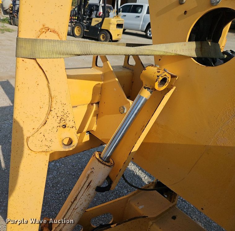 image for item EI8274 2005 Bil-Jax 3632T boom lift