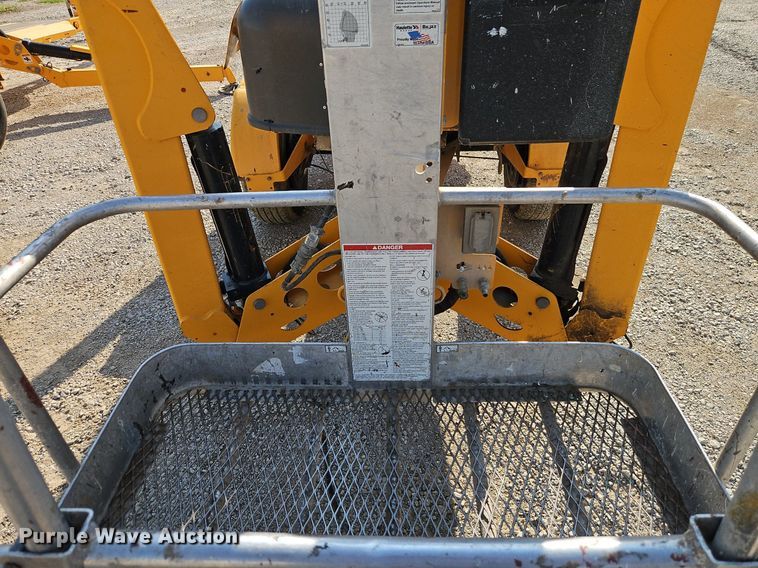image for item EI8276 2016 Haulotte 4527A boom lift