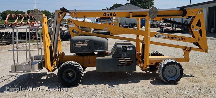 image for item EI8281 2017 Haulotte 45XA boom lift