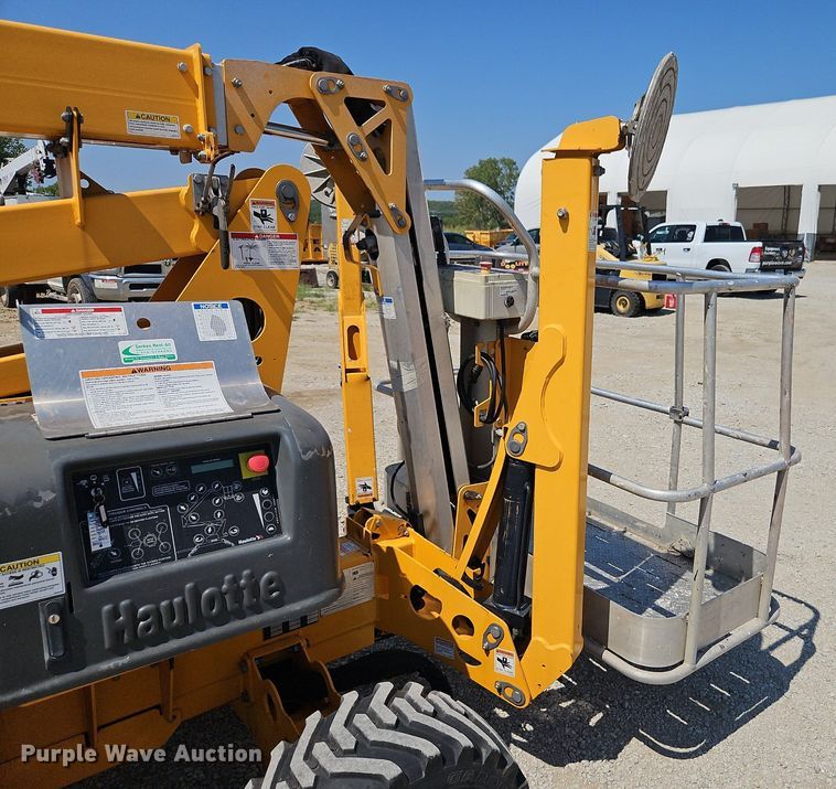 image for item EI8281 2017 Haulotte 45XA boom lift