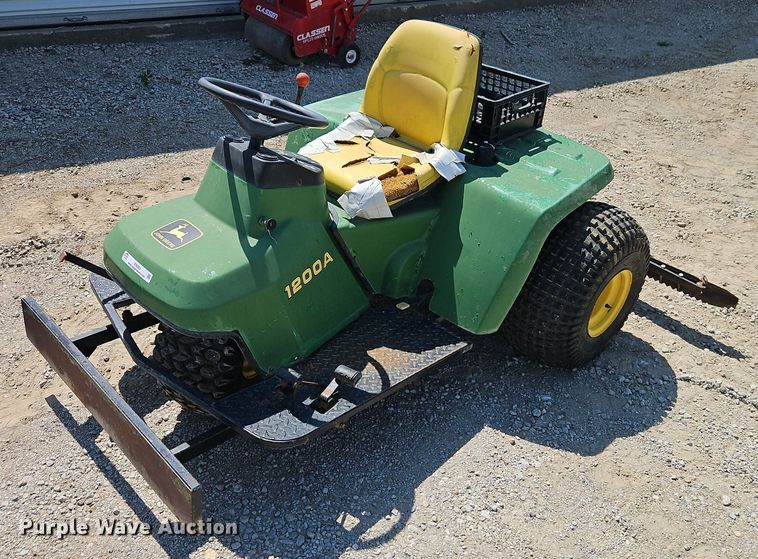 image for item EI8282 John Deere 1200A bunker rake