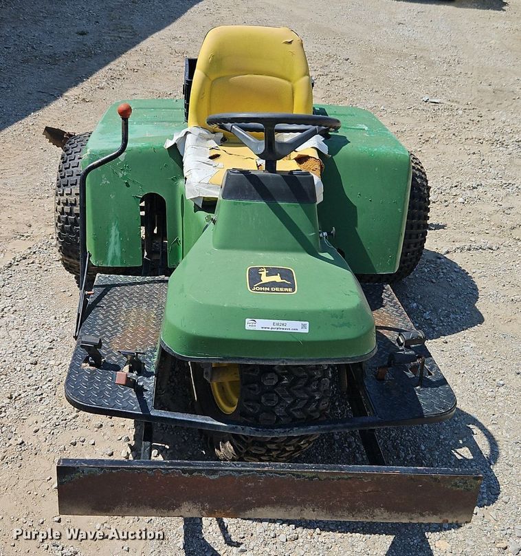 image for item EI8282 John Deere 1200A bunker rake