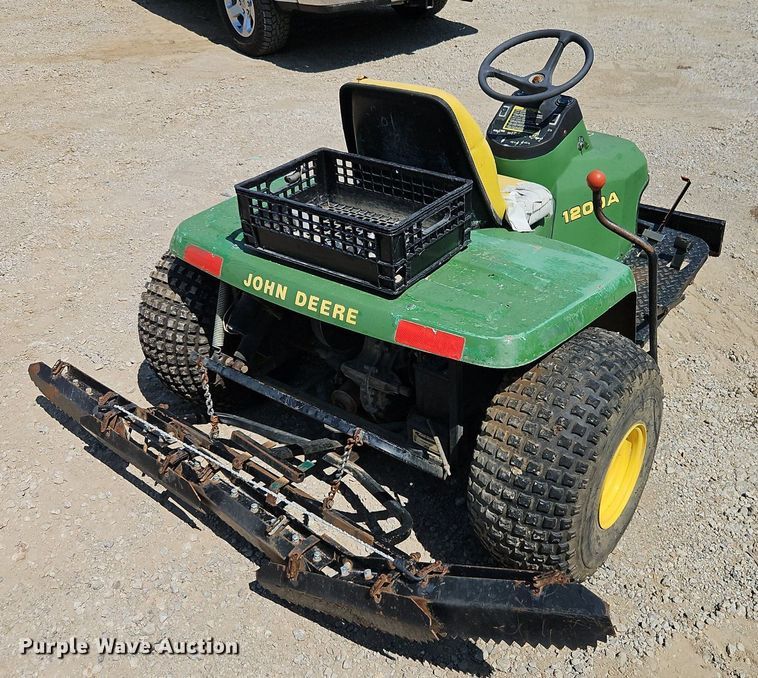 image for item EI8282 John Deere 1200A bunker rake