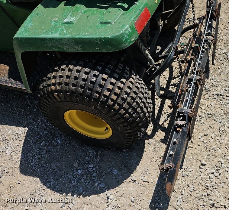 image for item EI8282 John Deere 1200A bunker rake