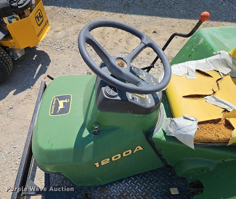 image for item EI8282 John Deere 1200A bunker rake