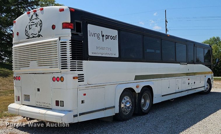 image for item EI8283 2003 Motor Coach D4500 transit bus