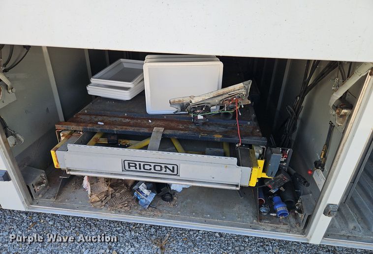 image for item EI8283 2003 Motor Coach D4500 transit bus