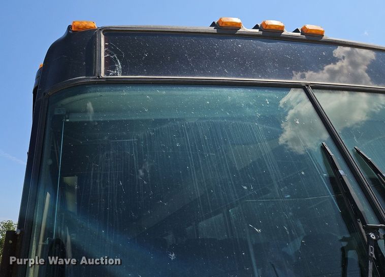 image for item EI8283 2003 Motor Coach D4500 transit bus