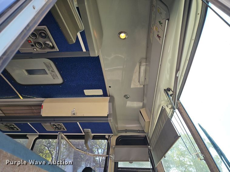 image for item EI8283 2003 Motor Coach D4500 transit bus