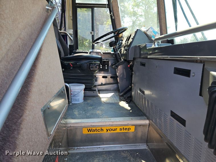 image for item EI8283 2003 Motor Coach D4500 transit bus