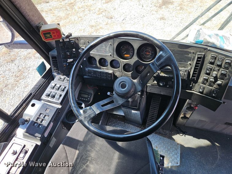 image for item EI8283 2003 Motor Coach D4500 transit bus