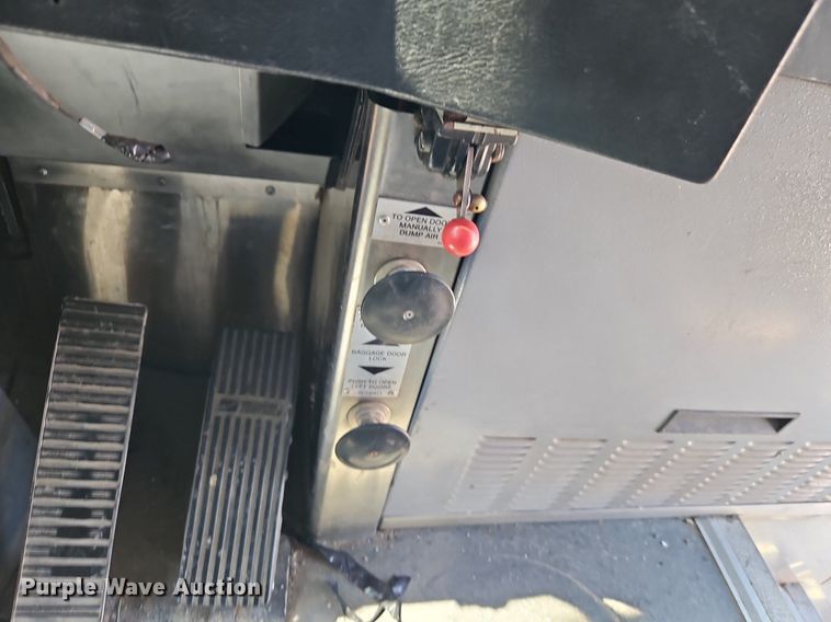 image for item EI8283 2003 Motor Coach D4500 transit bus