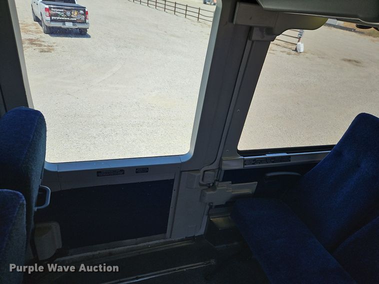 image for item EI8283 2003 Motor Coach D4500 transit bus