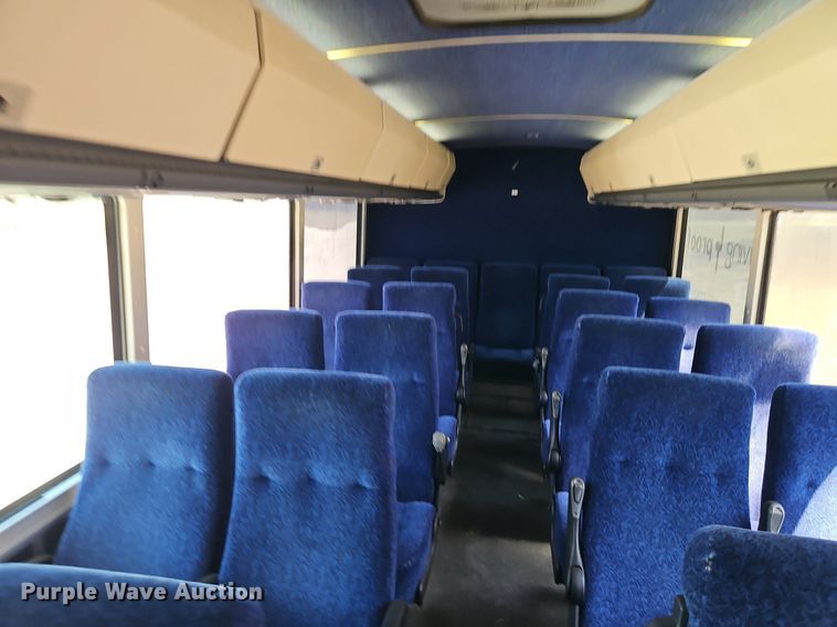 image for item EI8283 2003 Motor Coach D4500 transit bus