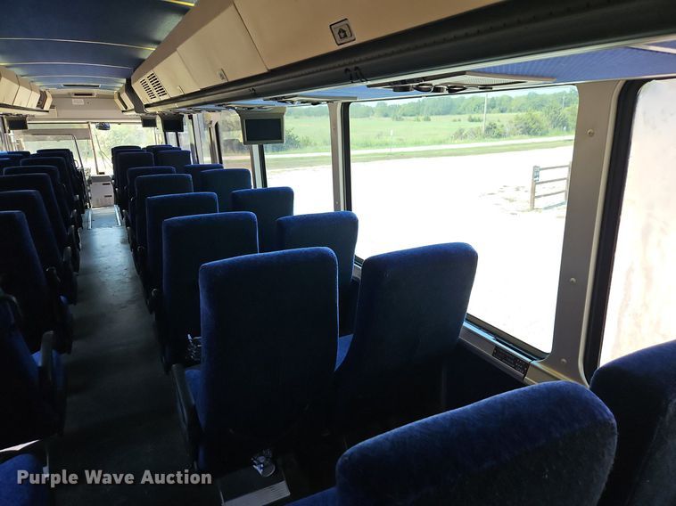 image for item EI8283 2003 Motor Coach D4500 transit bus