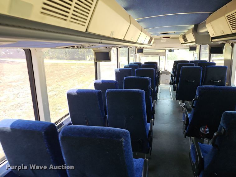 image for item EI8283 2003 Motor Coach D4500 transit bus