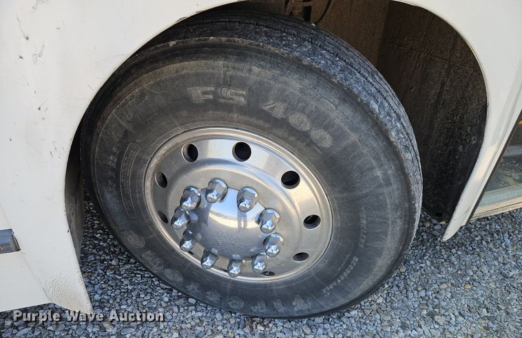 image for item EI8283 2003 Motor Coach D4500 transit bus