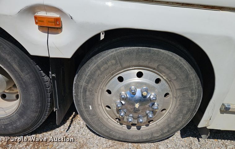 image for item EI8283 2003 Motor Coach D4500 transit bus