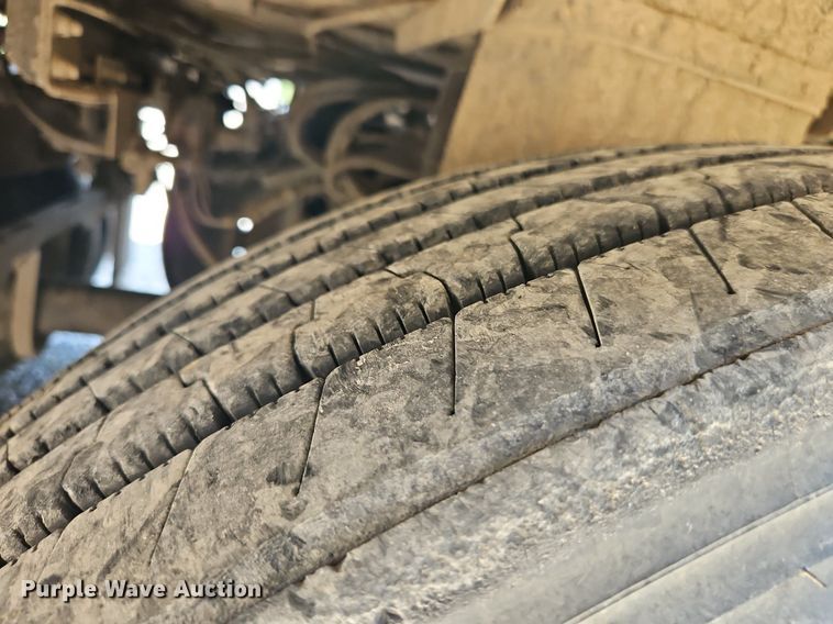 image for item EI8283 2003 Motor Coach D4500 transit bus