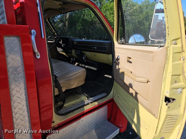 image for item EI8295 1982 GMC  C7000 pumper fire truck
