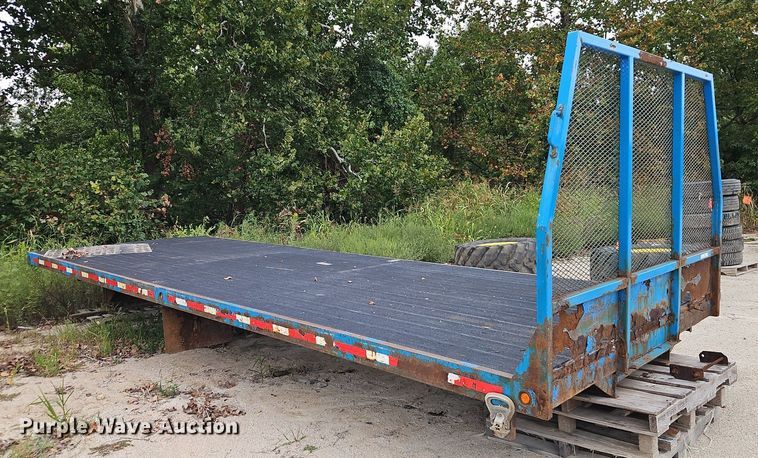 image for item EI8303 Flatbed