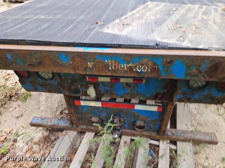 image for item EI8303 Flatbed