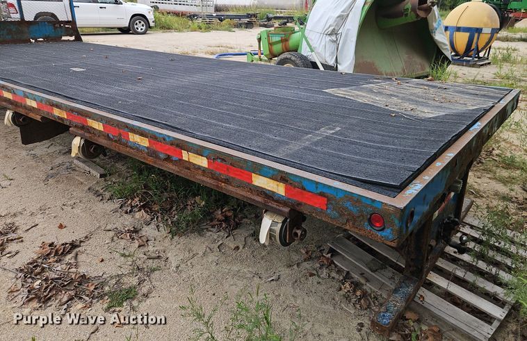 image for item EI8303 Flatbed