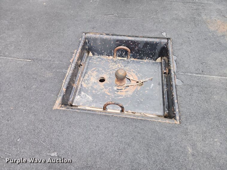 image for item EI8304 DewEze 675 bale bed