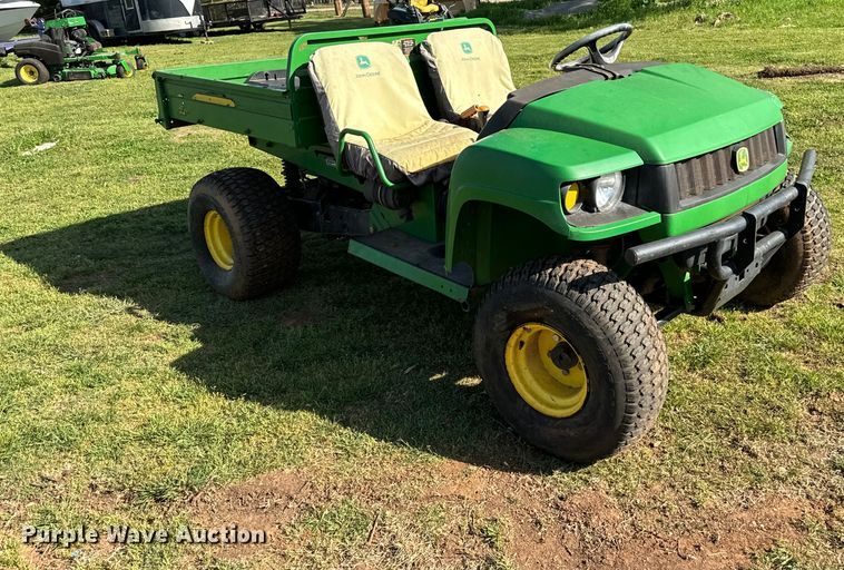 image for item EJ0458 2004 John Deere Gator HPX  utility vehicle