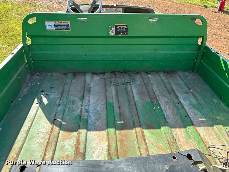 image for item EJ0458 2004 John Deere Gator HPX  utility vehicle