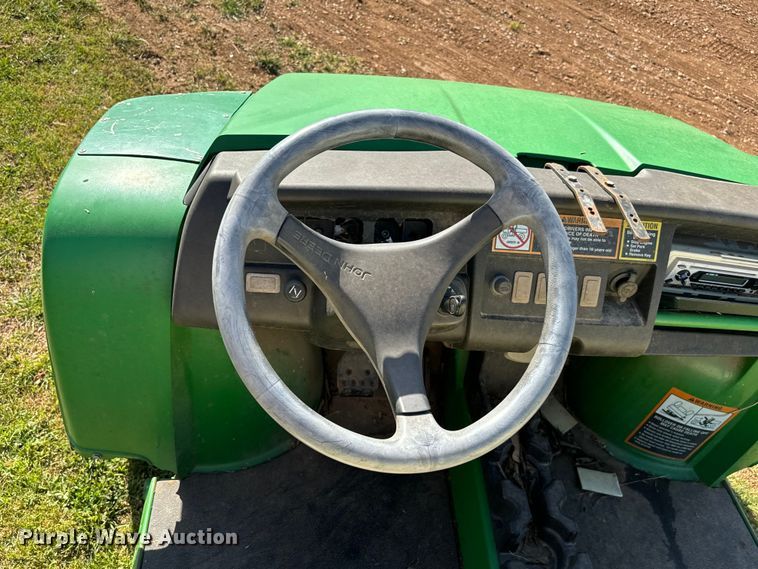 image for item EJ0458 2004 John Deere Gator HPX  utility vehicle