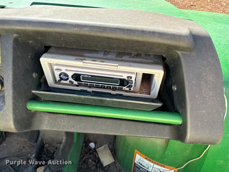 image for item EJ0458 2004 John Deere Gator HPX  utility vehicle